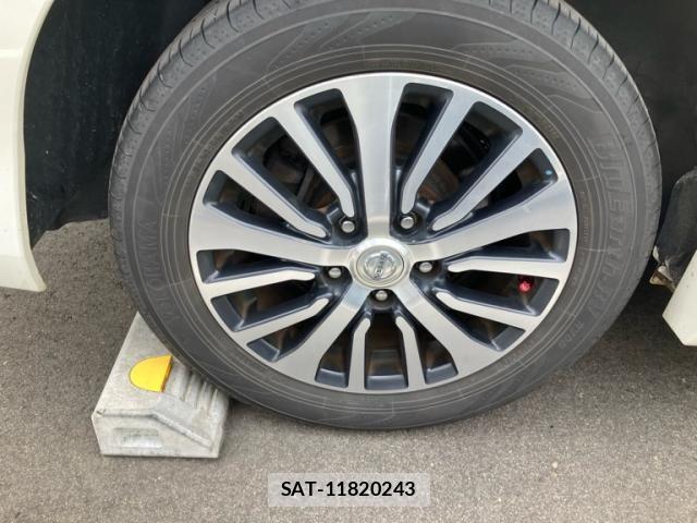 Nissan SERENA 2015-03 8316998-3