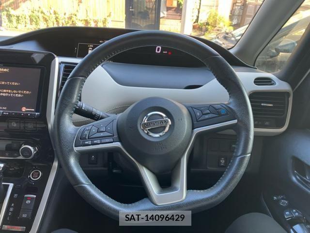 Nissan SERENA 2017-02 8316990-11