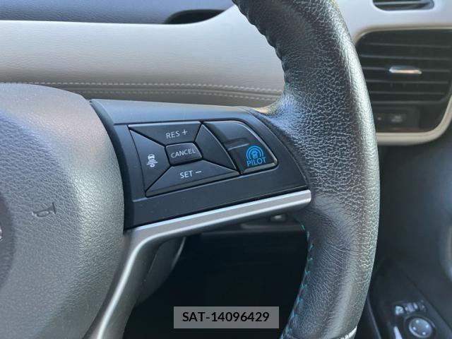 Nissan SERENA 2017-02 8316990-13
