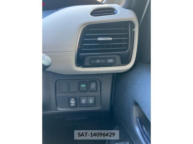 Nissan SERENA 2017-02 8316990-14