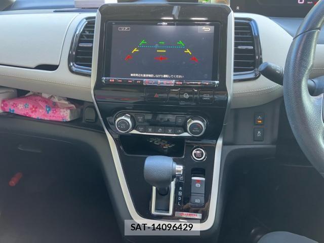 Nissan SERENA 2017-02 8316990-22