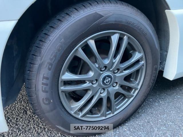 Nissan SERENA 2013-06 8317001-9