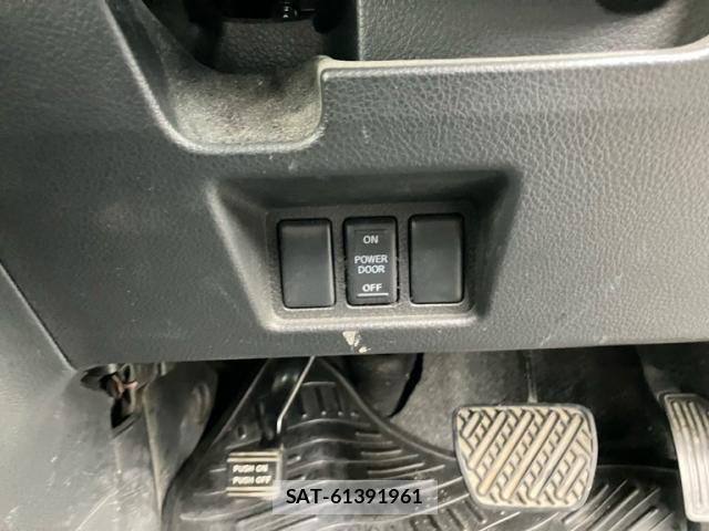 Nissan SERENA 2014-02 8317016-21