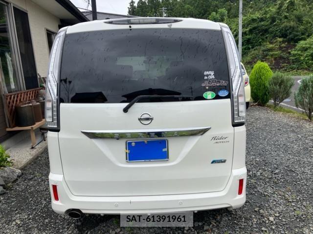 Nissan SERENA 2014-02 8317016-4
