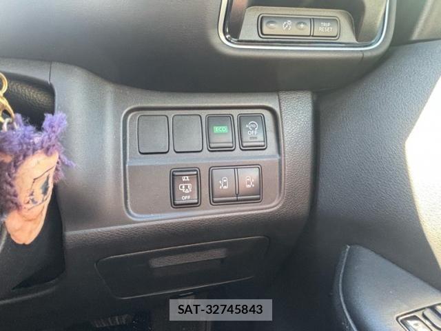 Nissan SERENA 2016-12 8316988-11