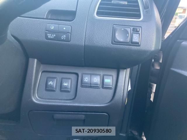 Nissan SERENA 2015-12 8317002-21