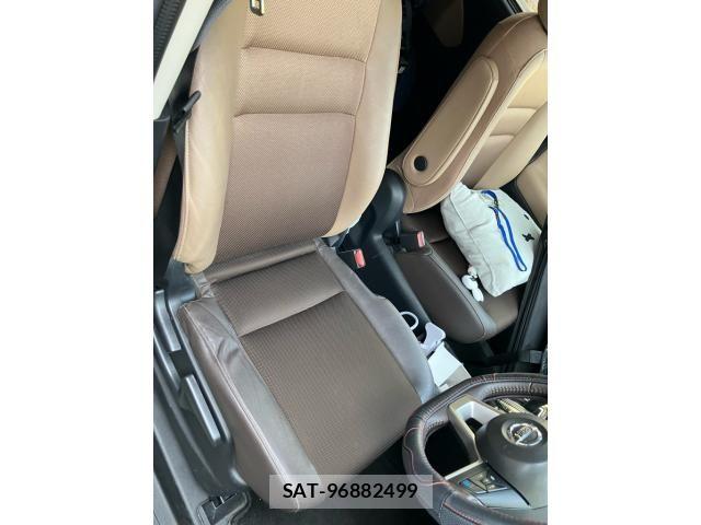 Nissan SERENA 2016-10 8316987-12