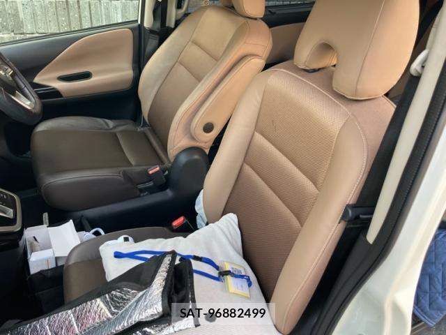 Nissan SERENA 2016-10 8316987-13