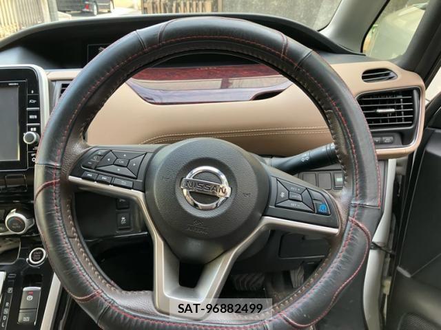 Nissan SERENA 2016-10 8316987-17