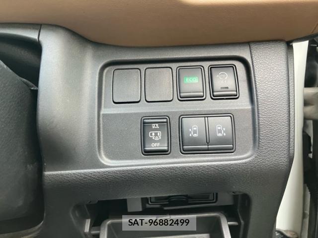 Nissan SERENA 2016-10 8316987-18