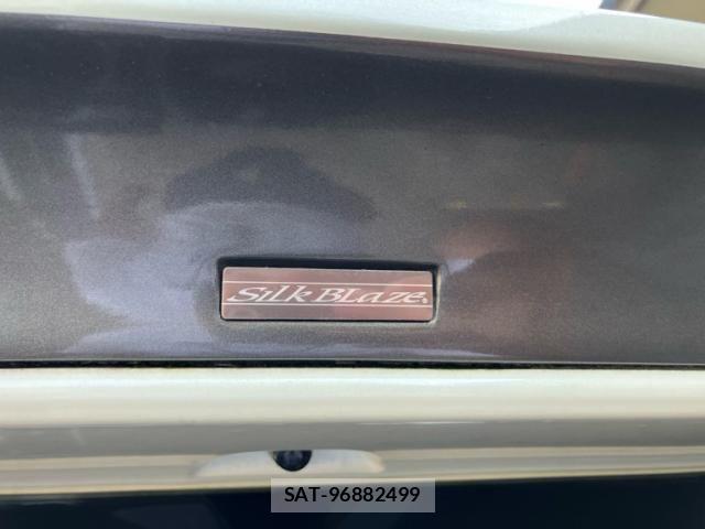 Nissan SERENA 2016-10 8316987-6