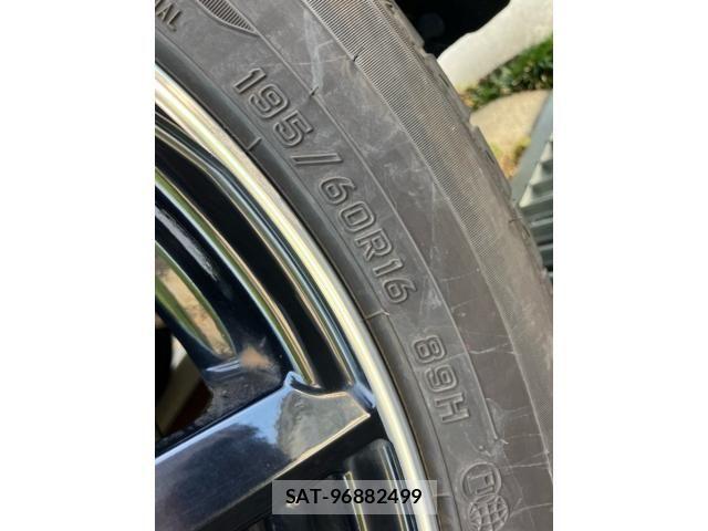 Nissan SERENA 2016-10 8316987-8