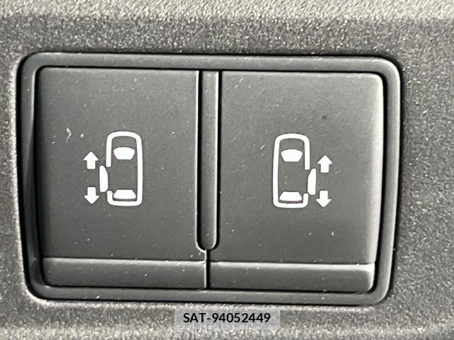 Nissan SERENA 2017-02 8316992-5