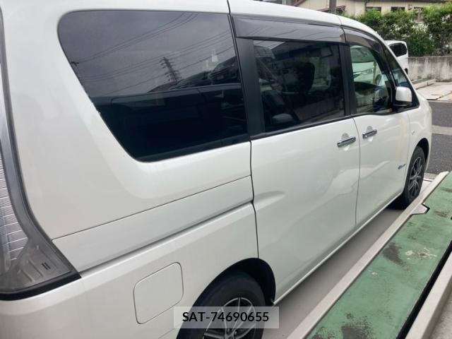 Nissan SERENA 2013-11 8317011-3