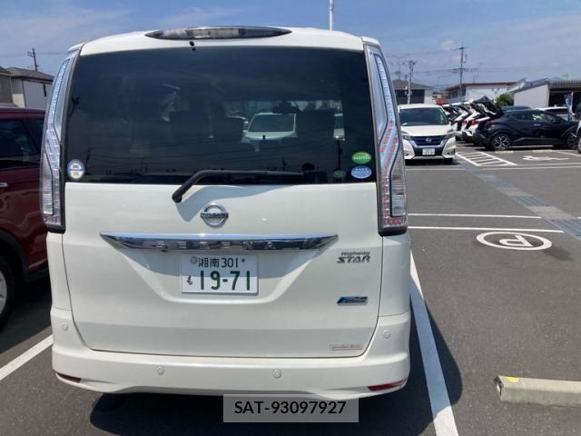 Nissan SERENA 2015-08 8316996-4