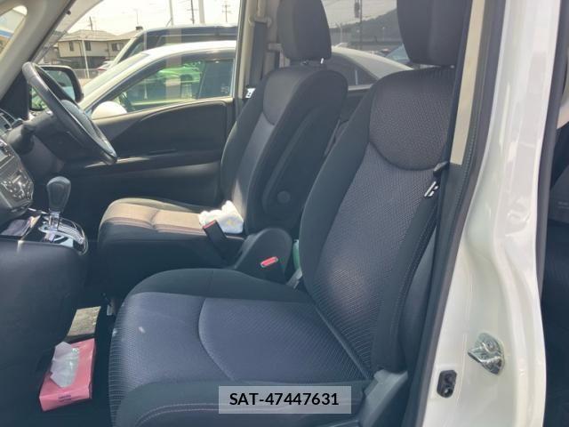 Nissan SERENA 2013-08 8317018-12