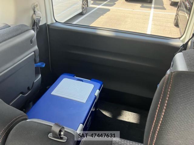Nissan SERENA 2013-08 8317018-13