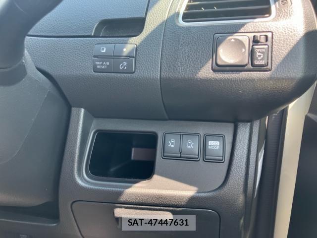 Nissan SERENA 2013-08 8317018-18