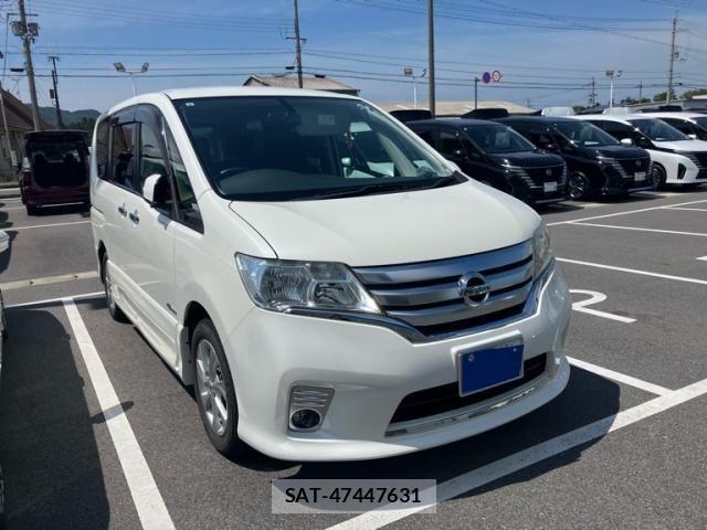 Nissan SERENA 2013-08 8317018-2