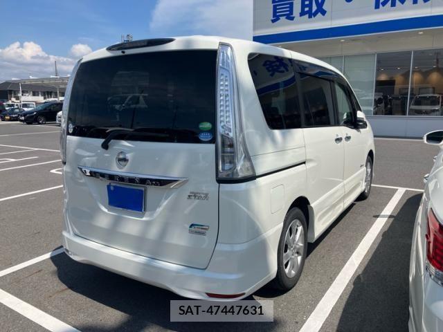 Nissan SERENA 2013-08 8317018-3