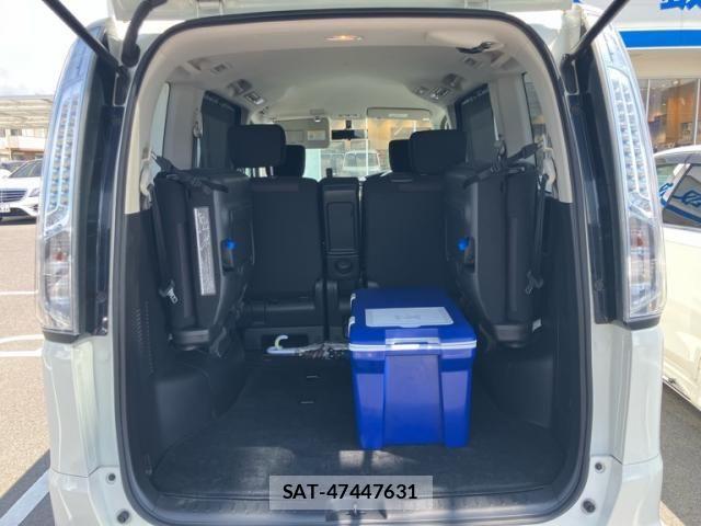 Nissan SERENA 2013-08 8317018-4