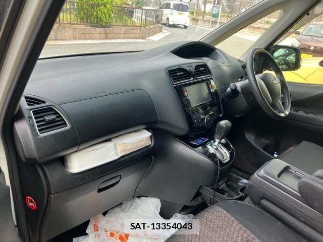 Nissan SERENA 2014-11 8337827-11