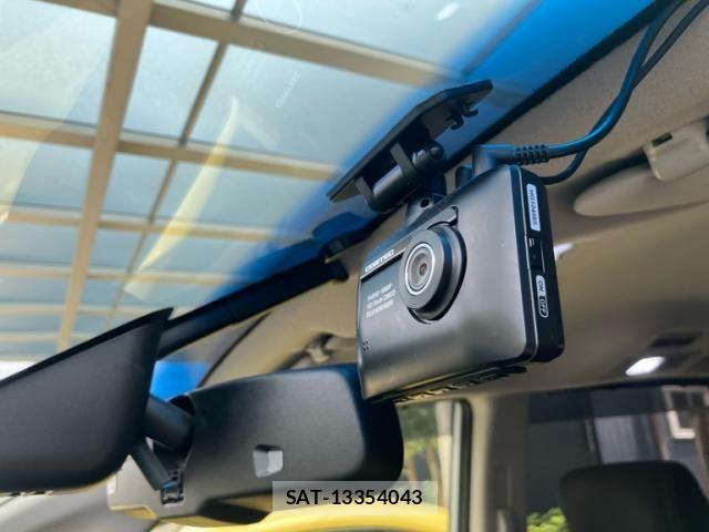 Nissan SERENA 2014-11 8337827-12