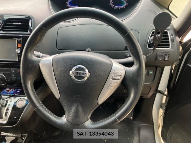 Nissan SERENA 2014-11 8337827-15