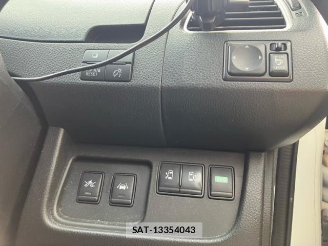 Nissan SERENA 2014-11 8337827-16