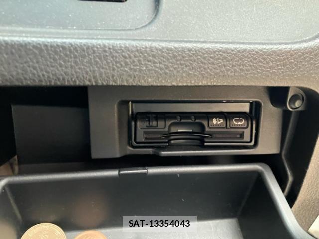 Nissan SERENA 2014-11 8337827-17