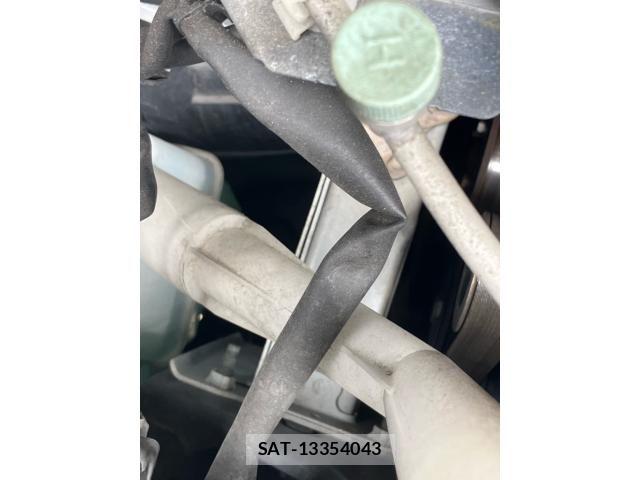 Nissan SERENA 2014-11 8337827-28