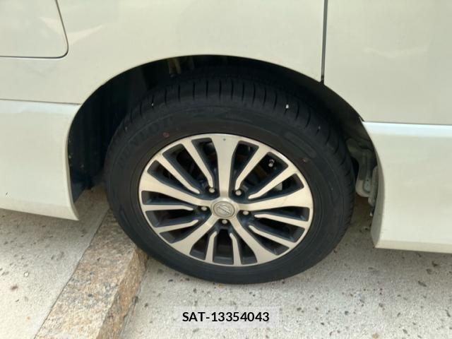 Nissan SERENA 2014-11 8337827-3