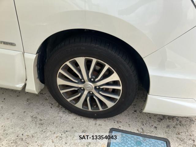 Nissan SERENA 2014-11 8337827-4
