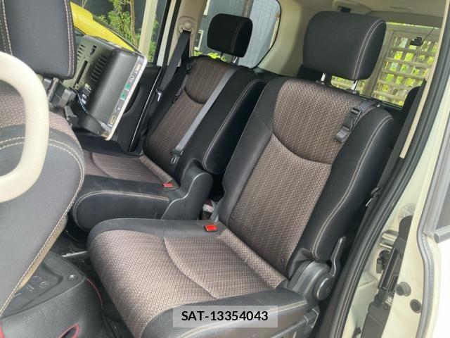 Nissan SERENA 2014-11 8337827-8