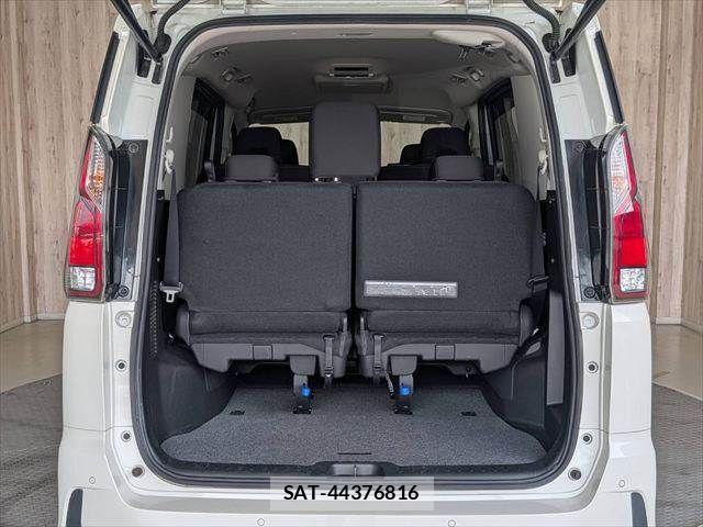 Nissan SERENA 2016-09 8337813-11