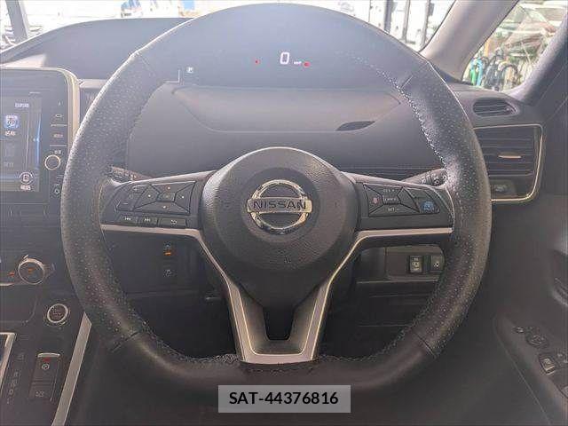 Nissan SERENA 2016-09 8337813-12