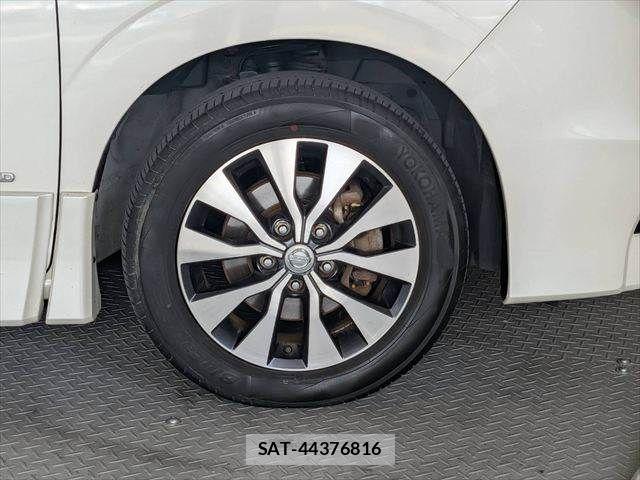 Nissan SERENA 2016-09 8337813-15