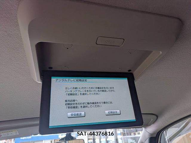 Nissan SERENA 2016-09 8337813-6