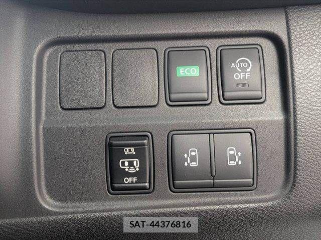 Nissan SERENA 2016-09 8337813-7