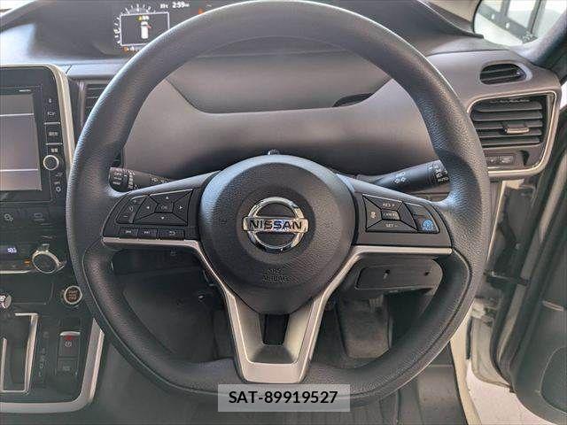 Nissan SERENA 2018-02 8335006-12