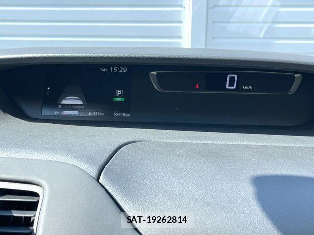 Nissan SERENA 2017-05 8337799-11