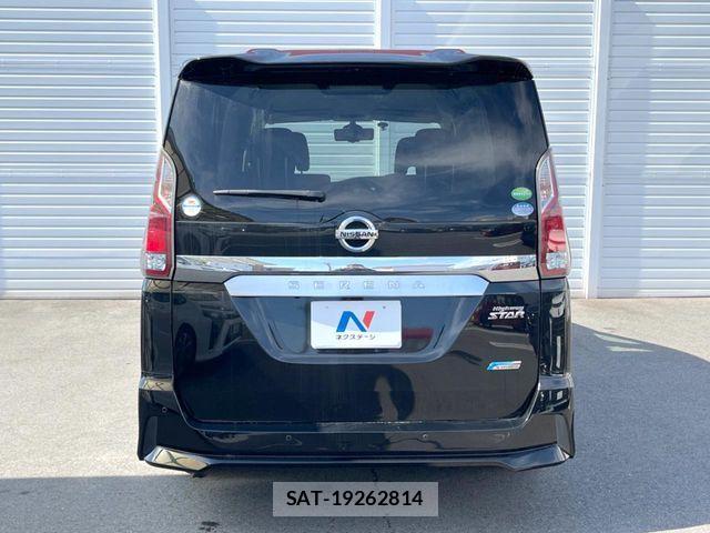 Nissan SERENA 2017-05 8337799-15