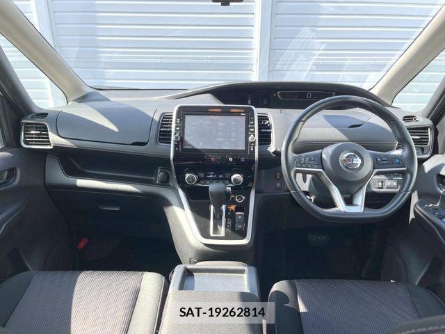 Nissan SERENA 2017-05 8337799-1