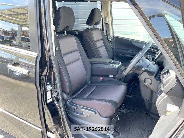 Nissan SERENA 2017-05 8337799-7