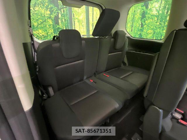 Nissan SERENA 2017-09 8337800-9