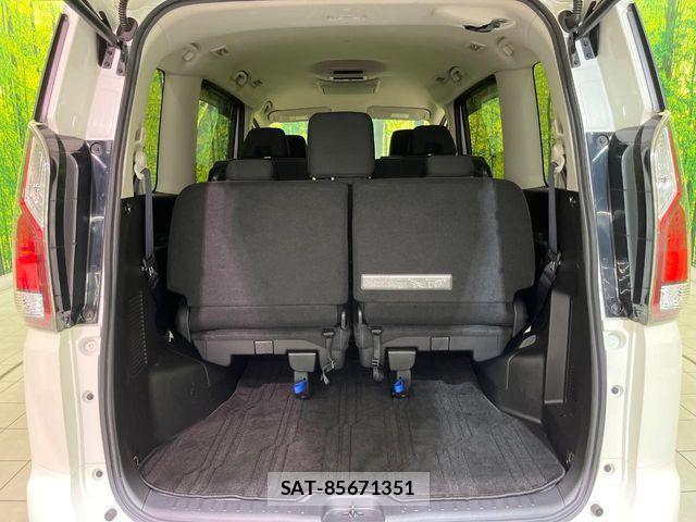 Nissan SERENA 2017-09 8337800-10