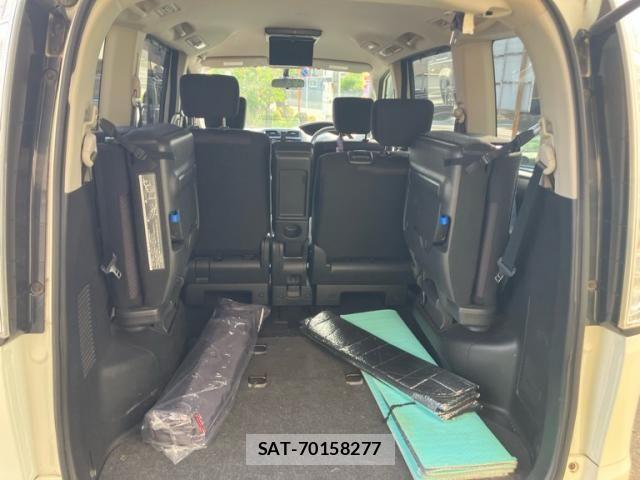 Nissan SERENA 2012-08 8337825-9