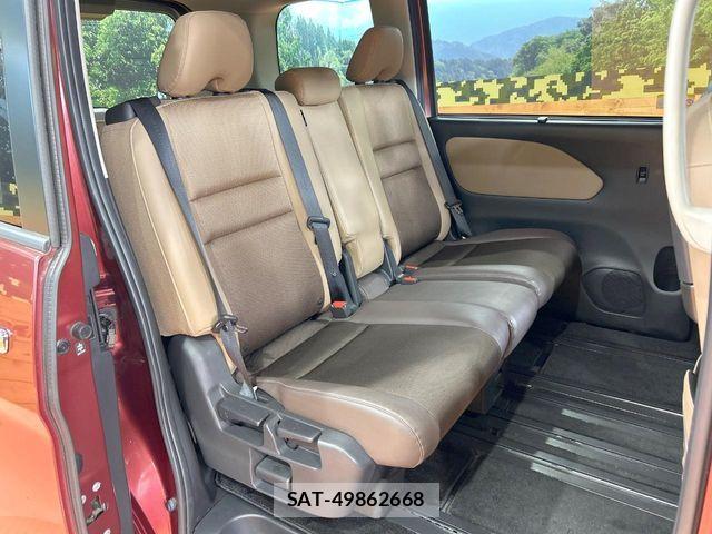 Nissan SERENA 2017-09 8337802-9
