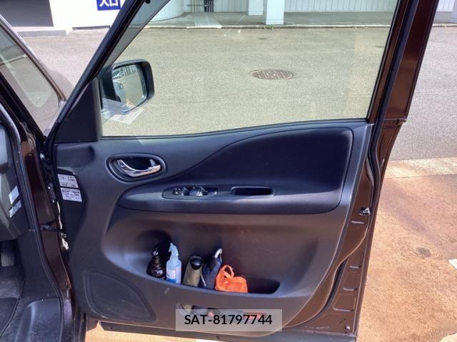 Nissan SERENA 2015-12 8337816-11