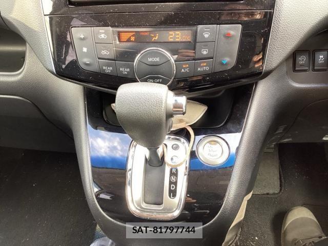 Nissan SERENA 2015-12 8337816-24